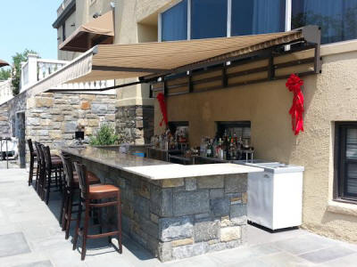 Bar with Retractable Awning for shade
