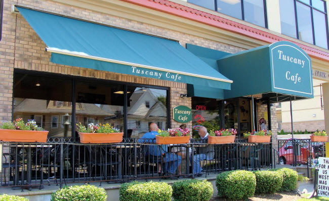 retractable awnings provides additional seating for resturant